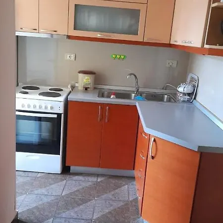 Cuka * Поградец